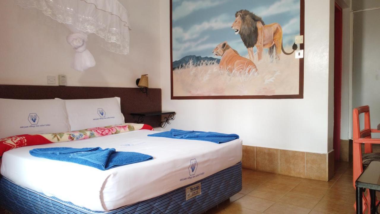 Miryams Village Inn Safari Lodge Sultan Hamud 외부 사진