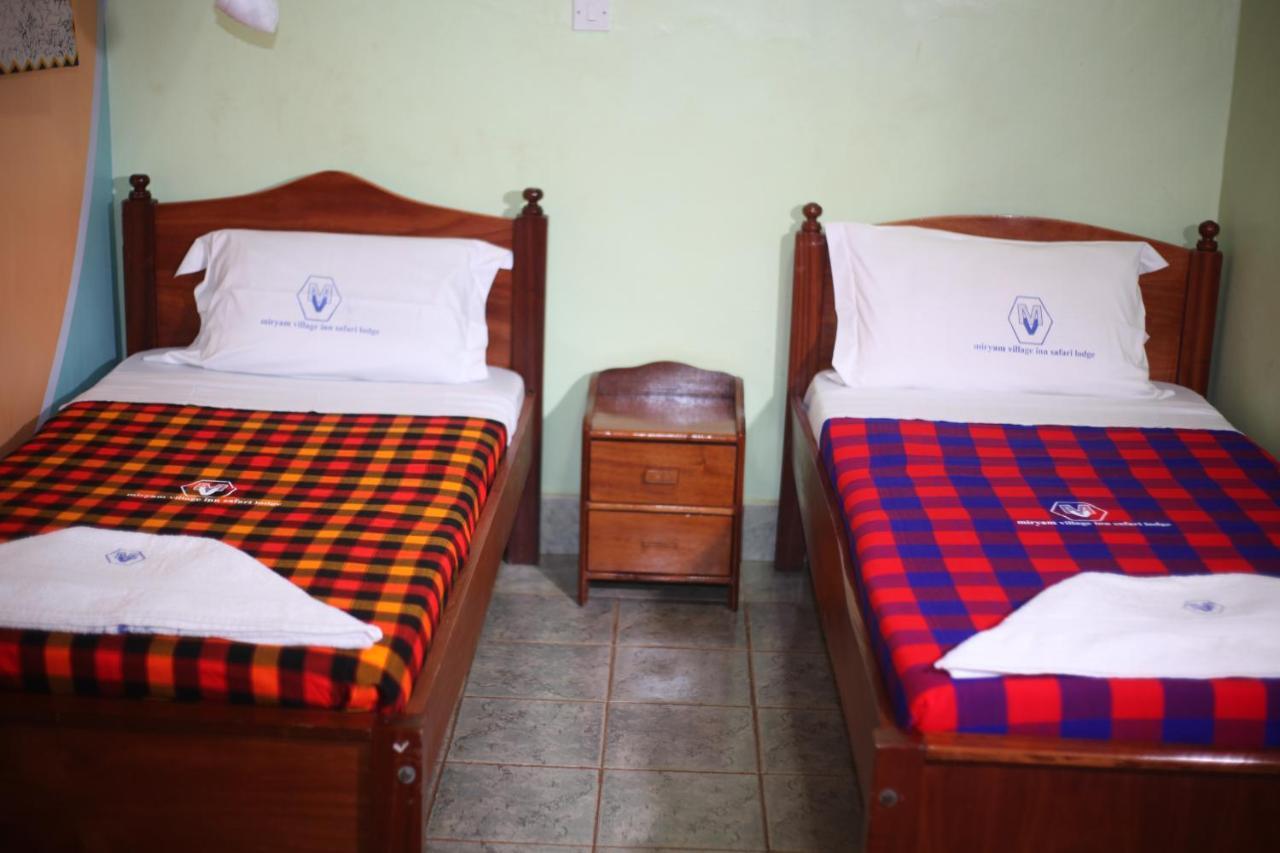 Miryams Village Inn Safari Lodge Sultan Hamud 외부 사진