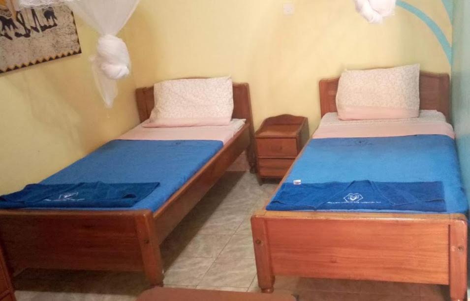 Miryams Village Inn Safari Lodge Sultan Hamud 외부 사진