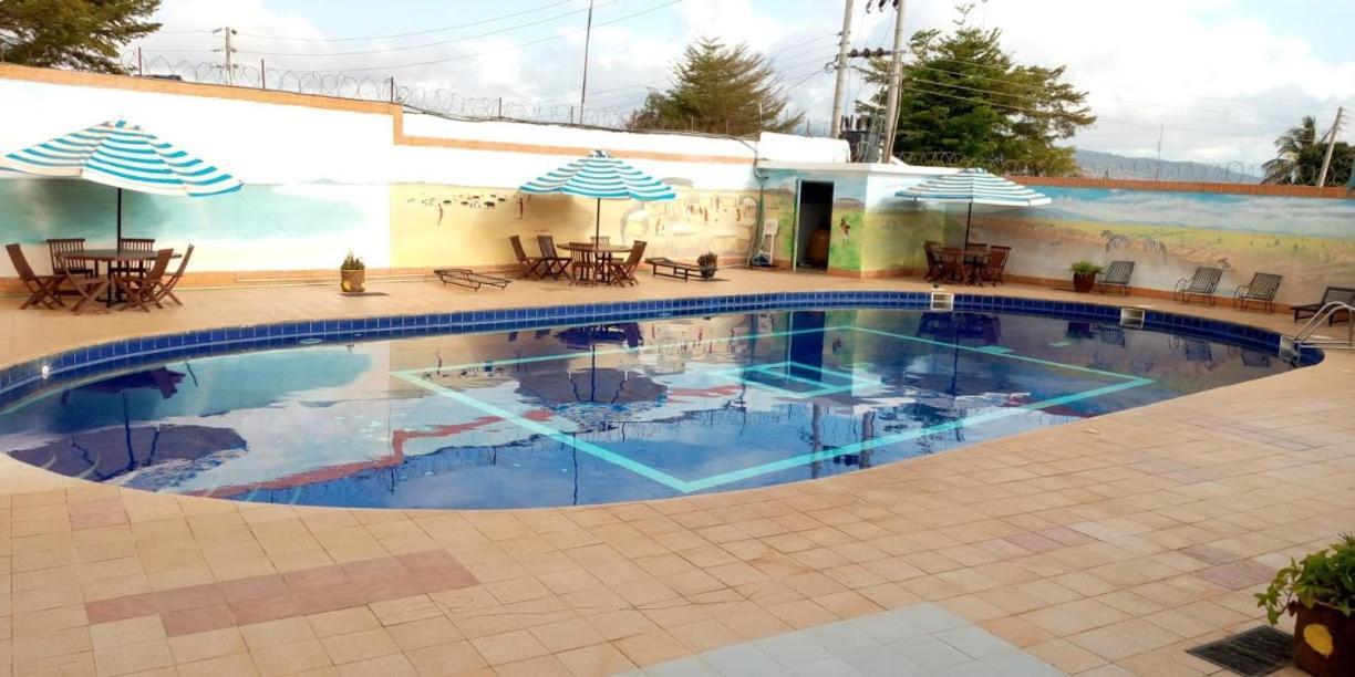 Miryams Village Inn Safari Lodge Sultan Hamud 외부 사진