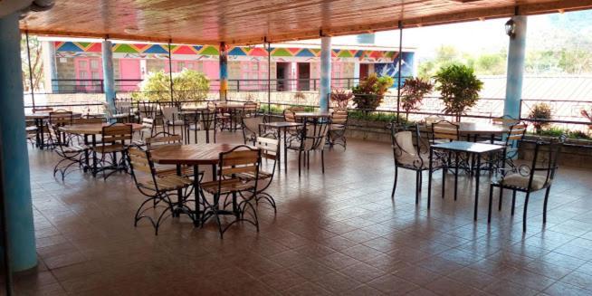 Miryams Village Inn Safari Lodge Sultan Hamud 외부 사진